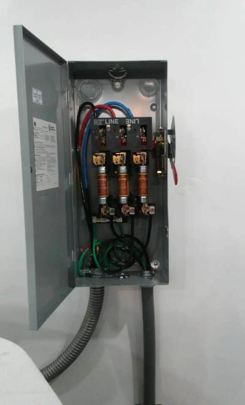 Three-phase disconnect switch installed for Electrical Wiring & Rewiring in Wasco